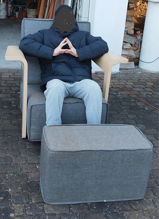 Fotel z podnóżkiem rozkładany z funkcją spania