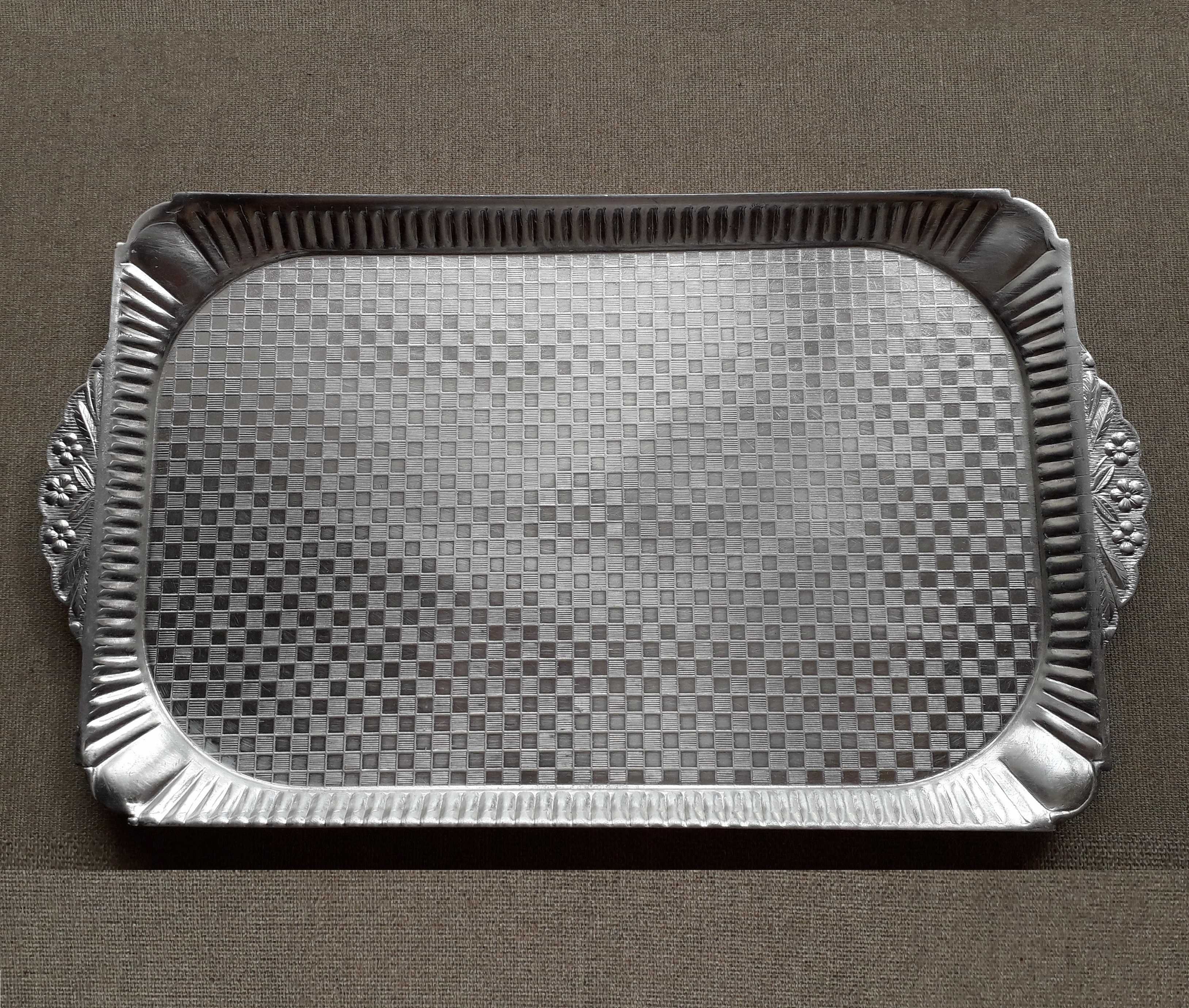 Алюминиевый поднос СССР, стакан марганцевое стекло.