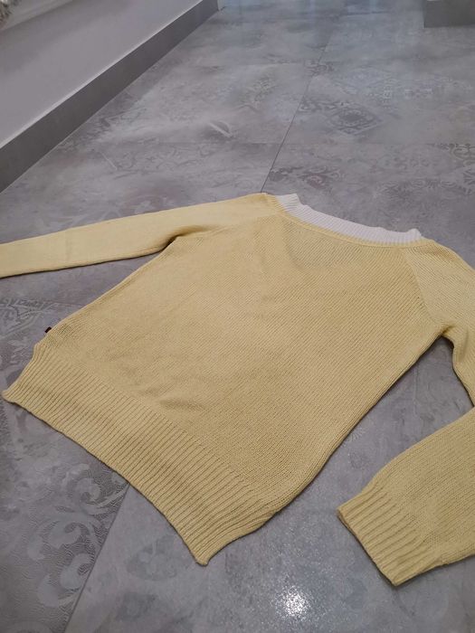 Letni sweterek z dekokten V