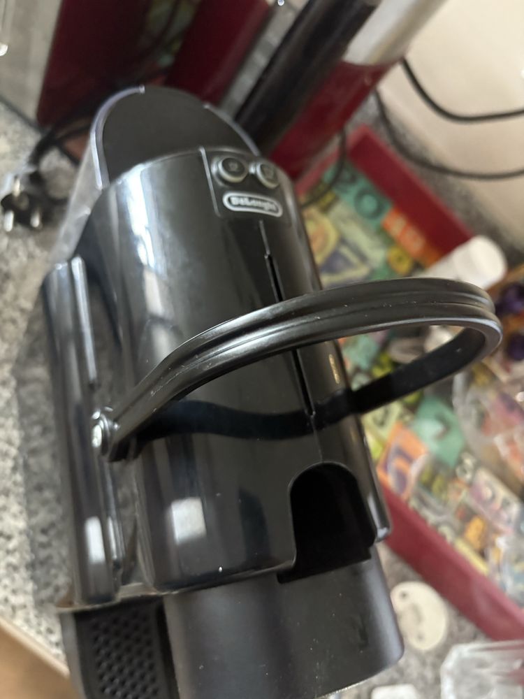 Maquina de cafe Nespresso - Delonghi