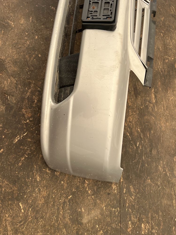 Zderzak przod przedni honda civic VII sedan srebrny