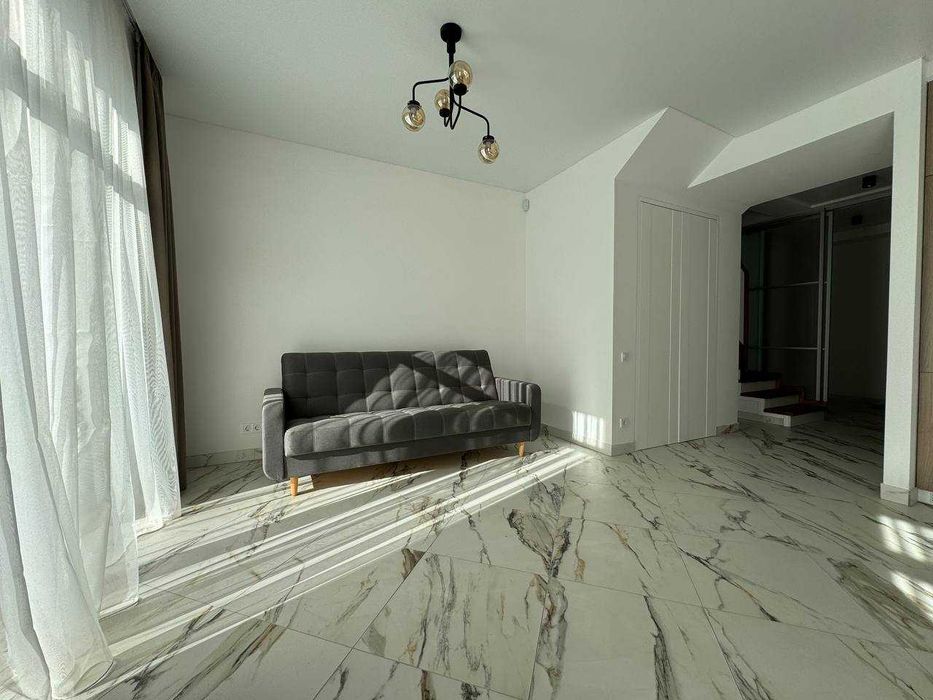 Продаж котеджу с.Малехів з сучасним ремонтом