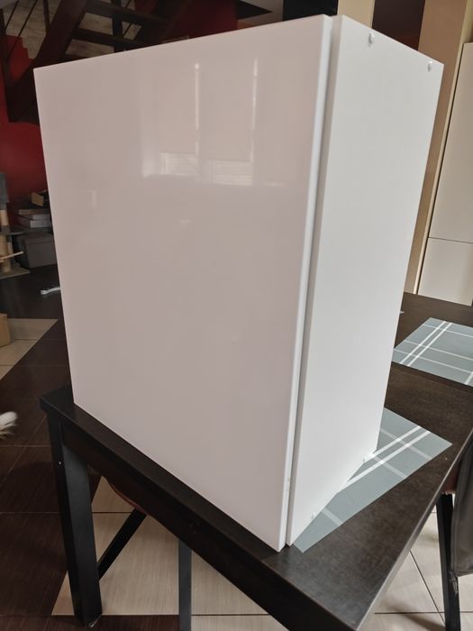 Szafka z półką biały lakier połysk.