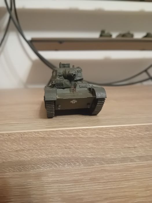 Żywiczny model 1/72 Neubaufahrzeug