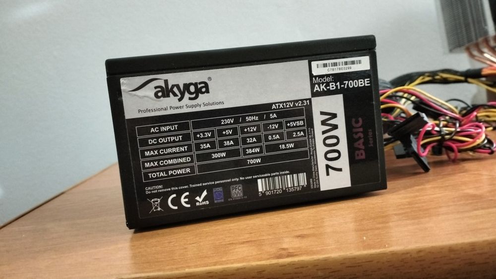 Zasilacz Akyga 700w stan nowego