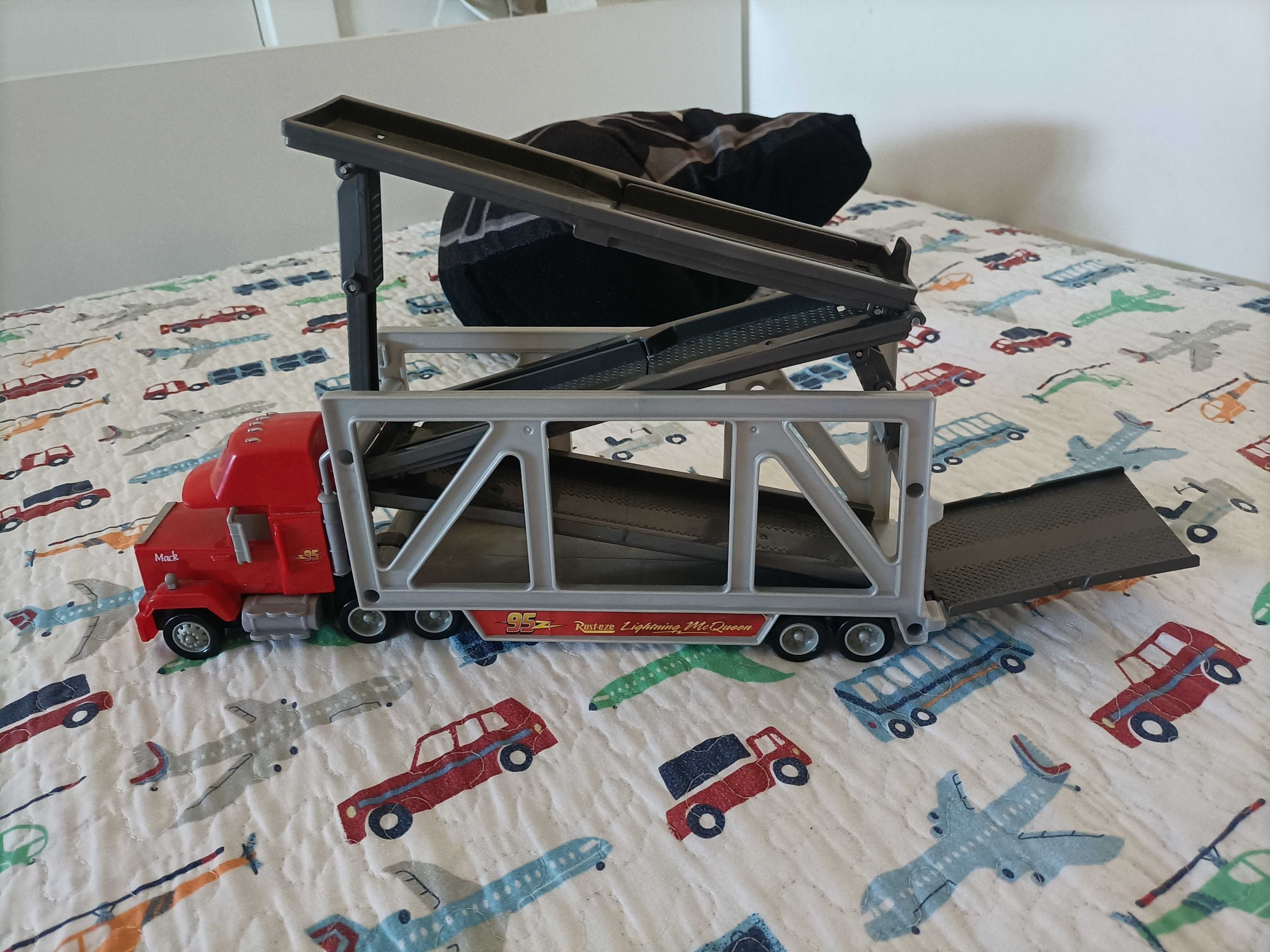 Carro/garagem Faísca mcqueen