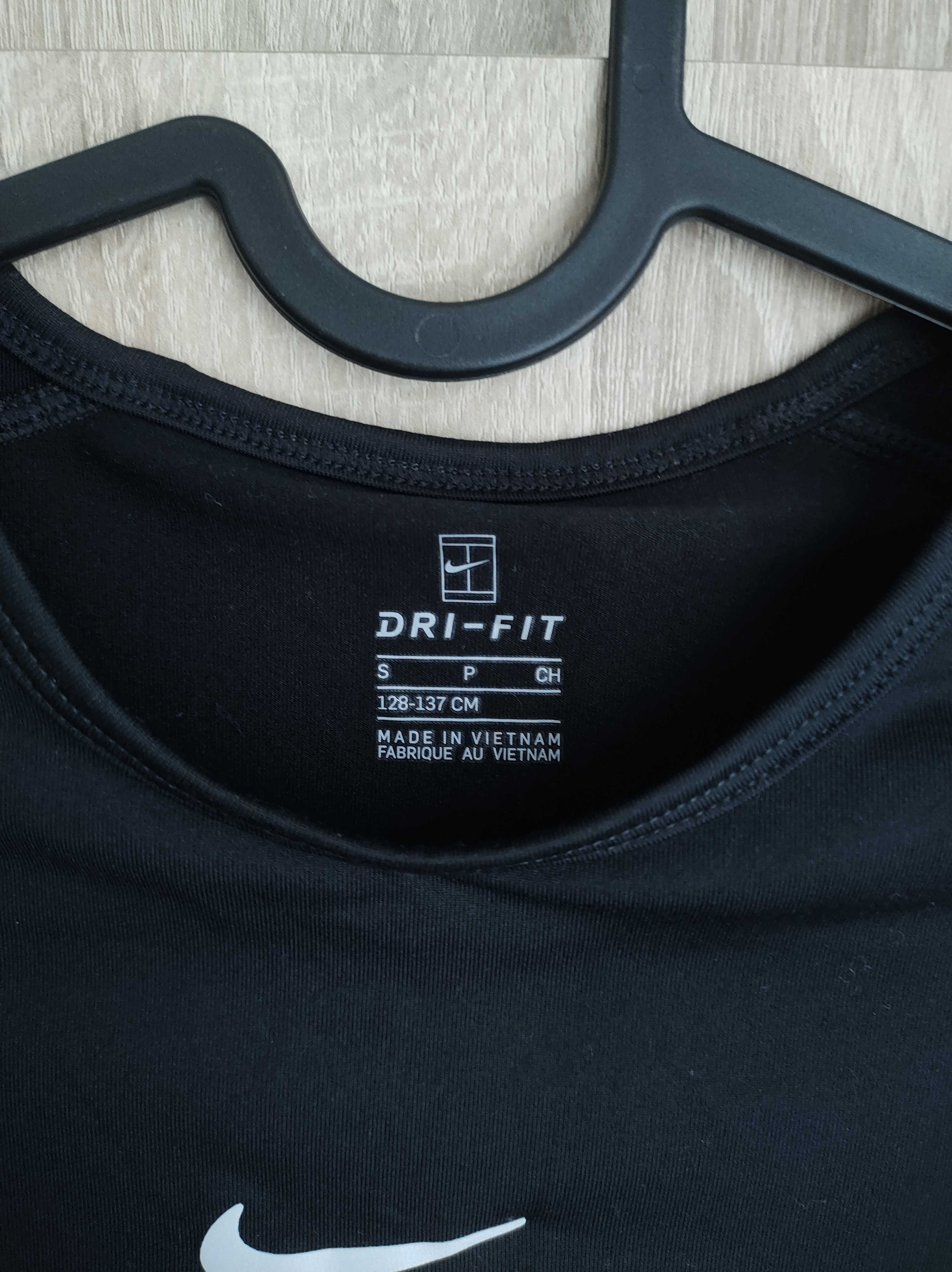 Nike 128-137 cm dziewczęca koszulka sportowa