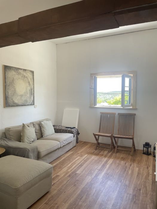 Vendo pequena quintinha parcialmemte remodelada