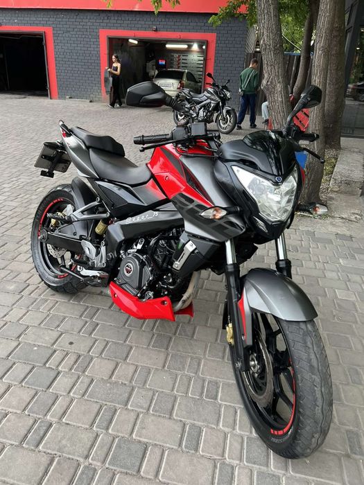 Bajaj pulsar ns 200
