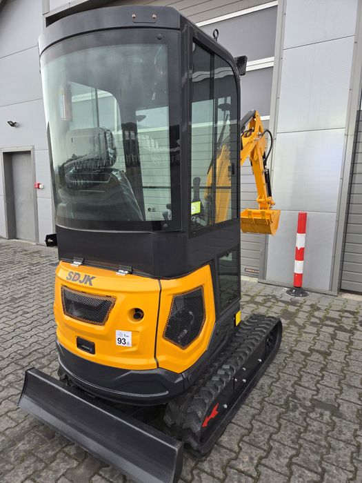 SDJK JKW-18 Nowa Minikoparka 1800 kg