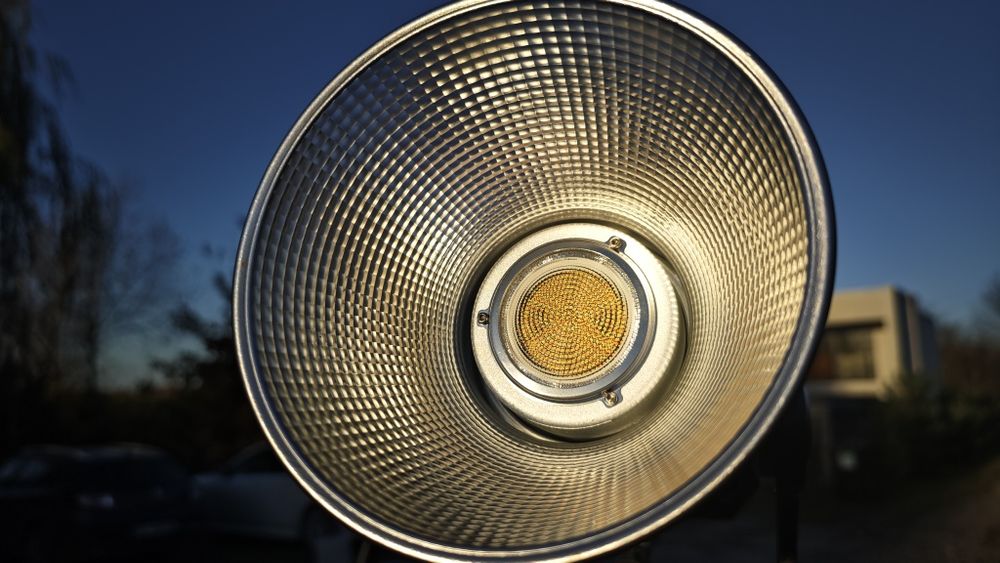 Освітлювальний прилад Aputure 600X Pro