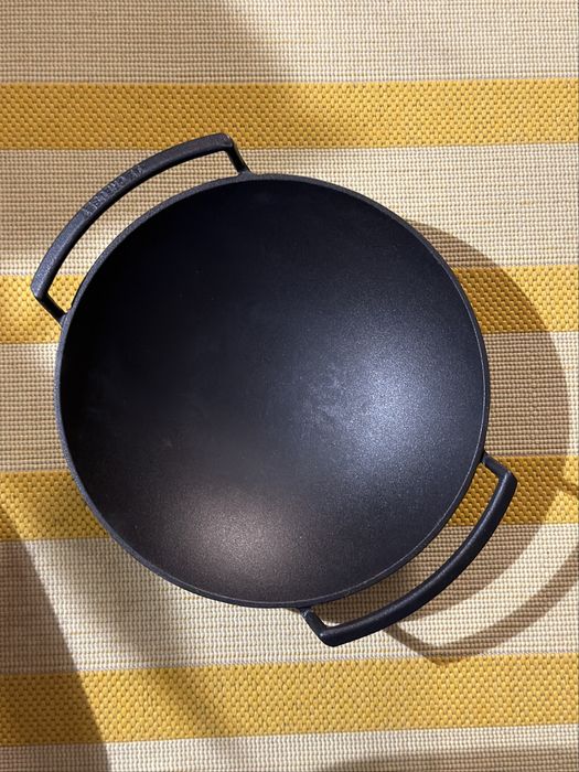 Żeliwny wok Le Creuset
