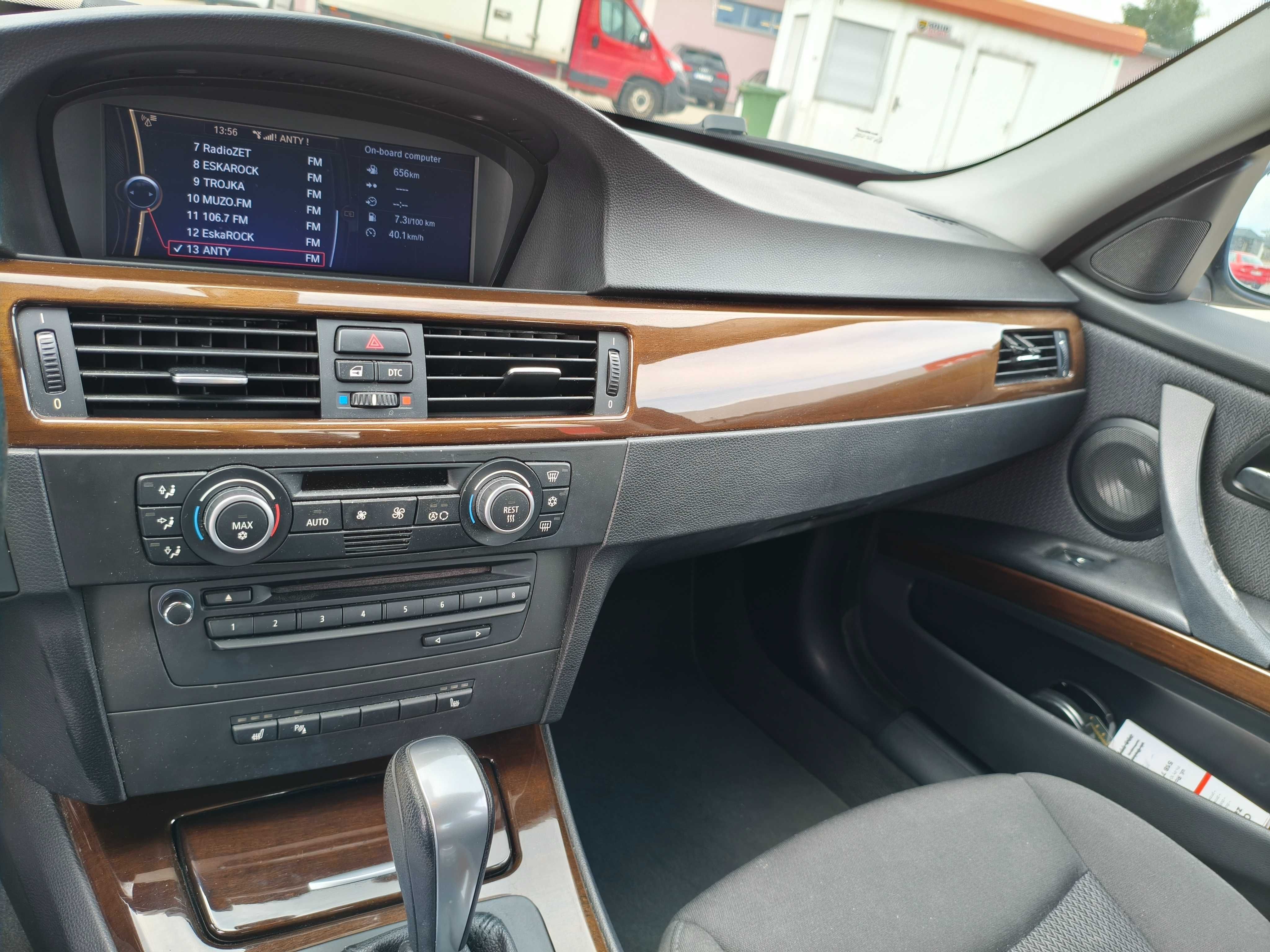 BMW E90 320i Automat keyless go biksenony