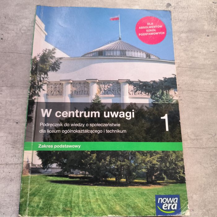 W centrum uwagi podręcznik do WOS'u