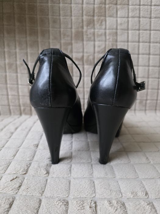 Szpilki czarne na platformie