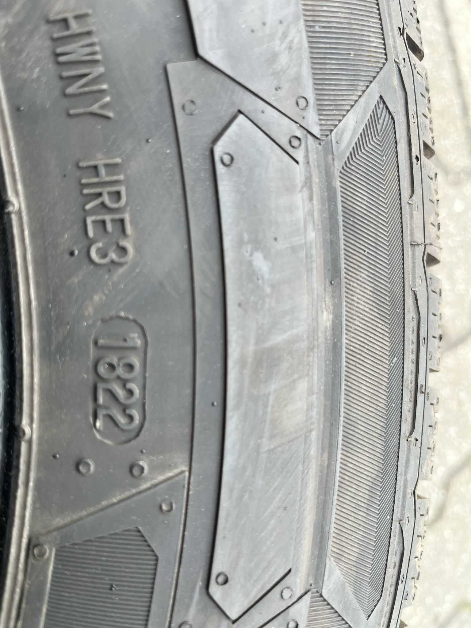Opony zimowe 2x Continental Winter 205/70 R15C DOT22 10.2mm #3568