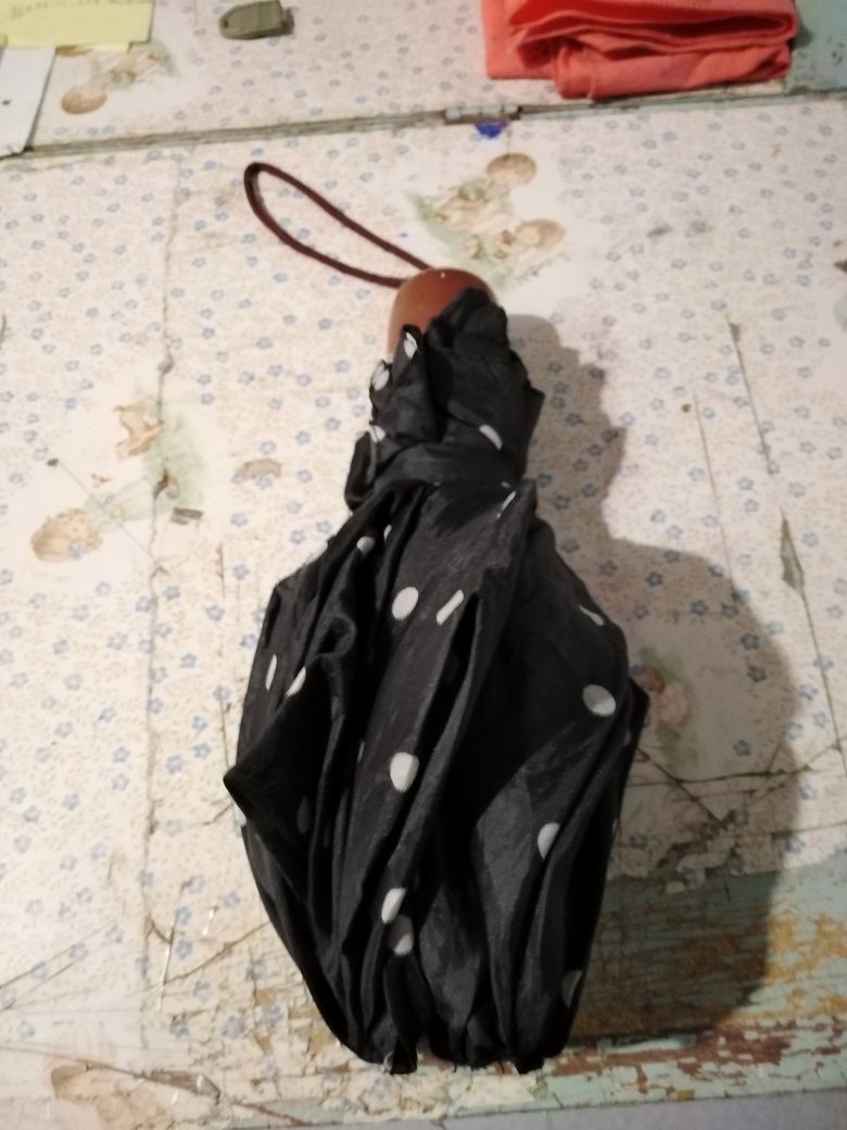 Vendo chapéu de chuva bom estado