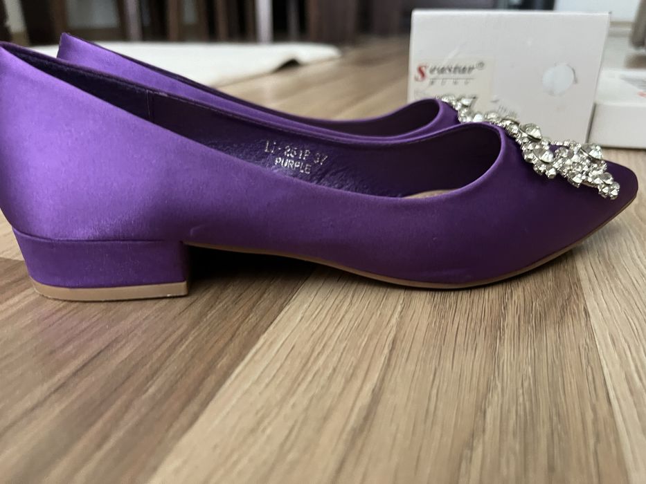 Piękne baleriny na obcasie niskim