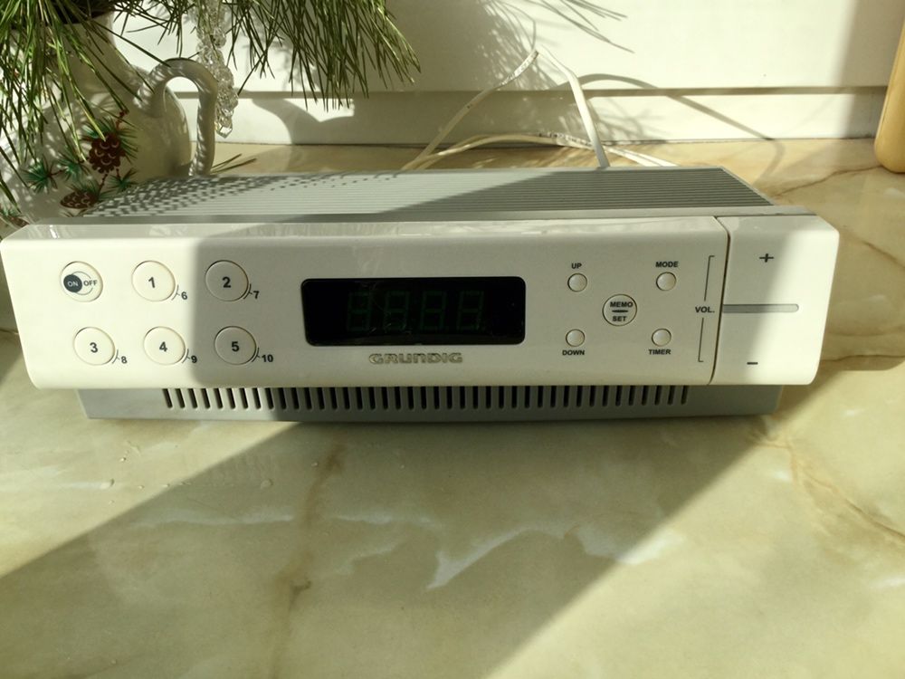 GRUNDIG GSC 60 G.KR22 радиоприёмник белый Германия новый