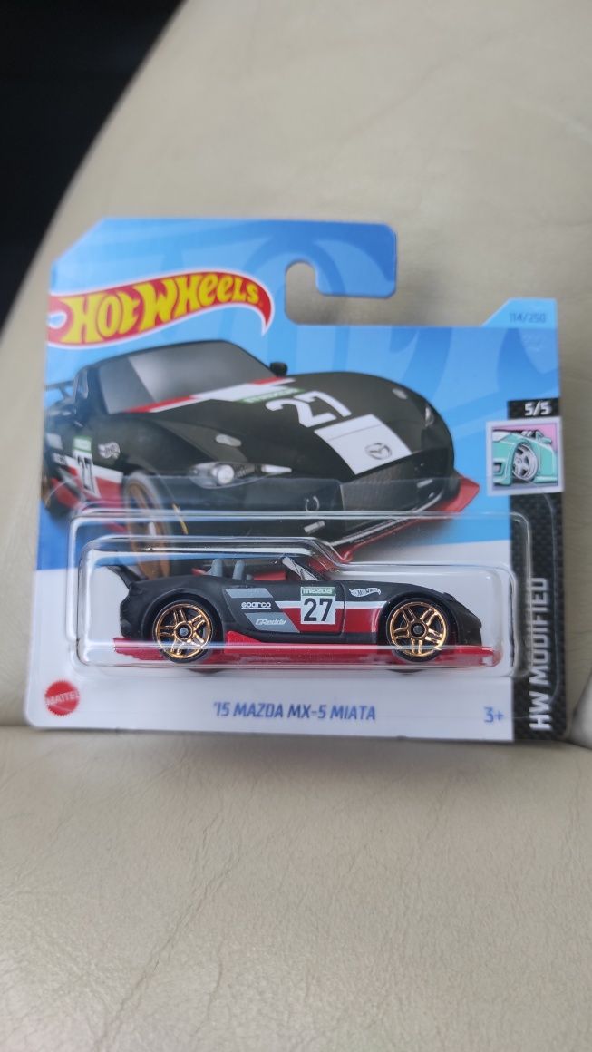 Hot Wheels '15 Mazda MX-5 Miata