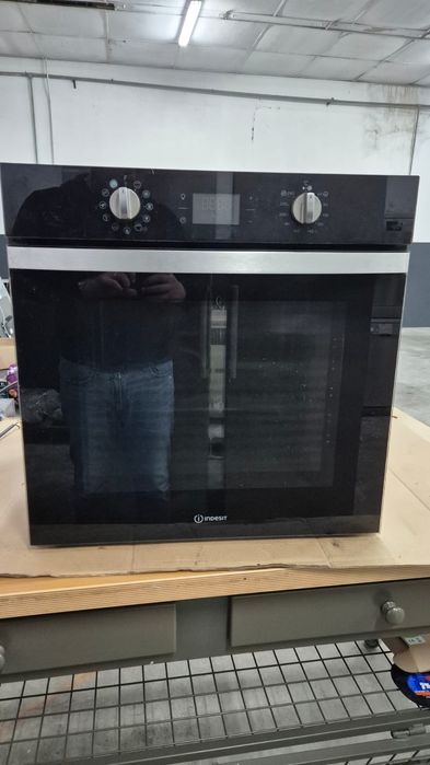 Forno de marca indesit