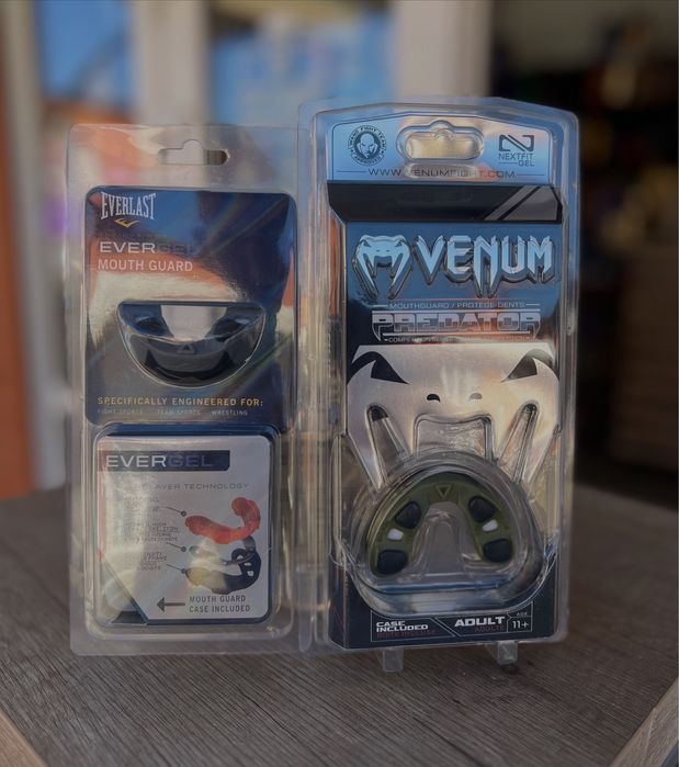 Капа/Капа боксерская VENUM\ Бинты боксерские/перчатки боксерские/капа