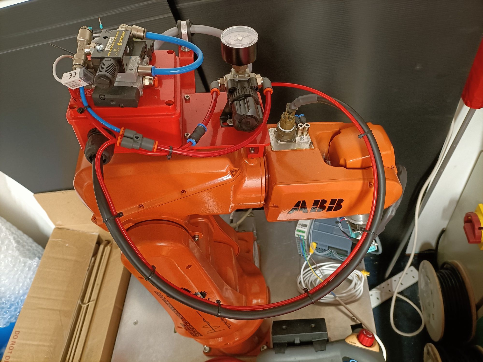 Robot ABB irb120 com controlador IRC5 compacto