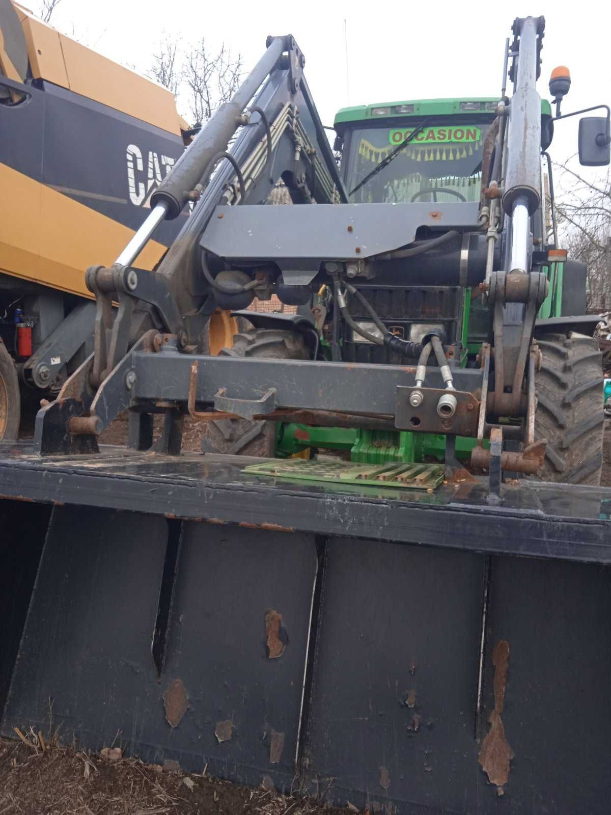 Навантажувач на John Deere