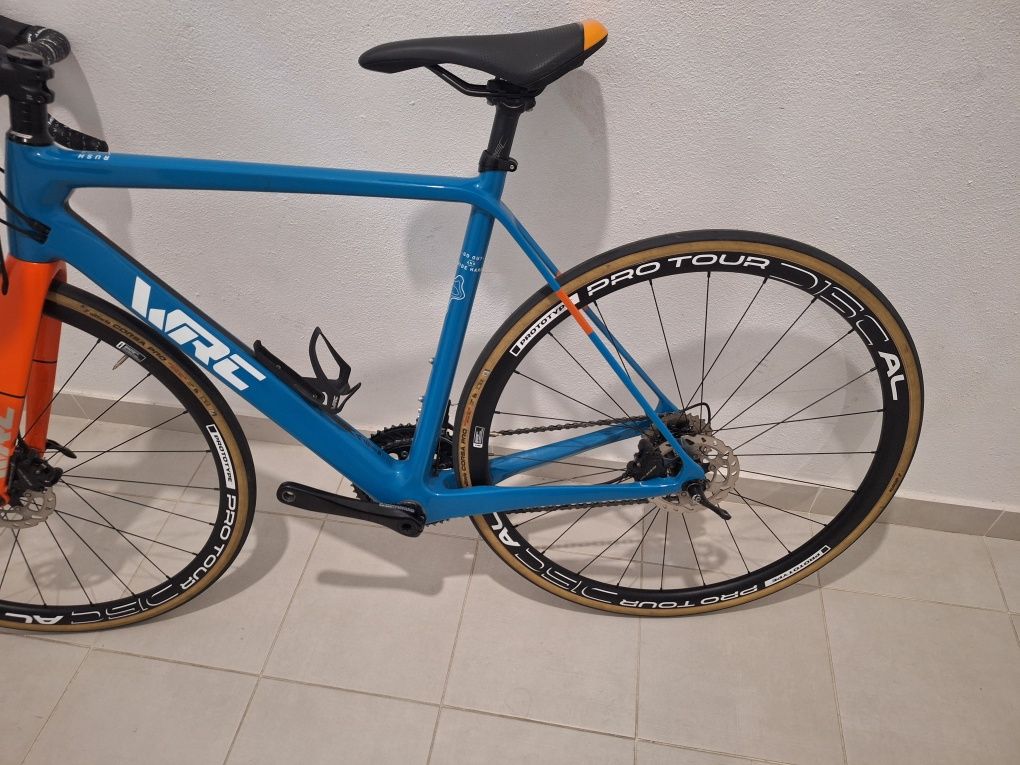 Bicicleta wrc carbono e disco nova