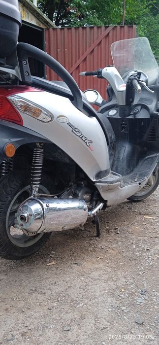 Продам скутер Кумсо гранд дінк 250 куб,водяне охолодження