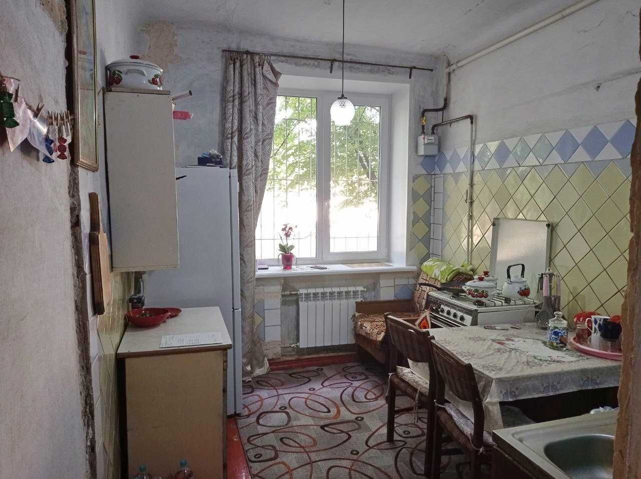 Продам 3-х комнатную квартиру, первый этаж, левый берег