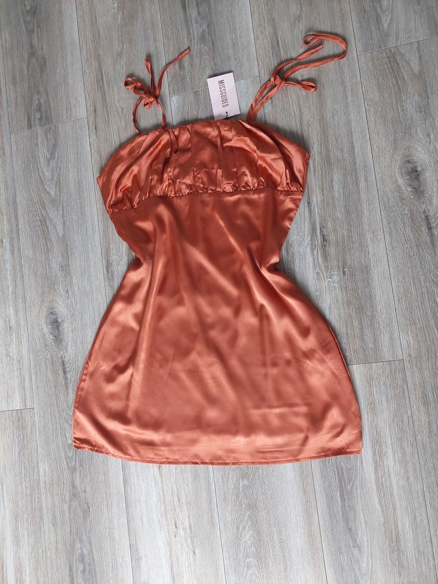 Nowa satynowa sukienka missguided XL