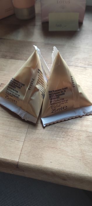 2 Maski do włosów Isana