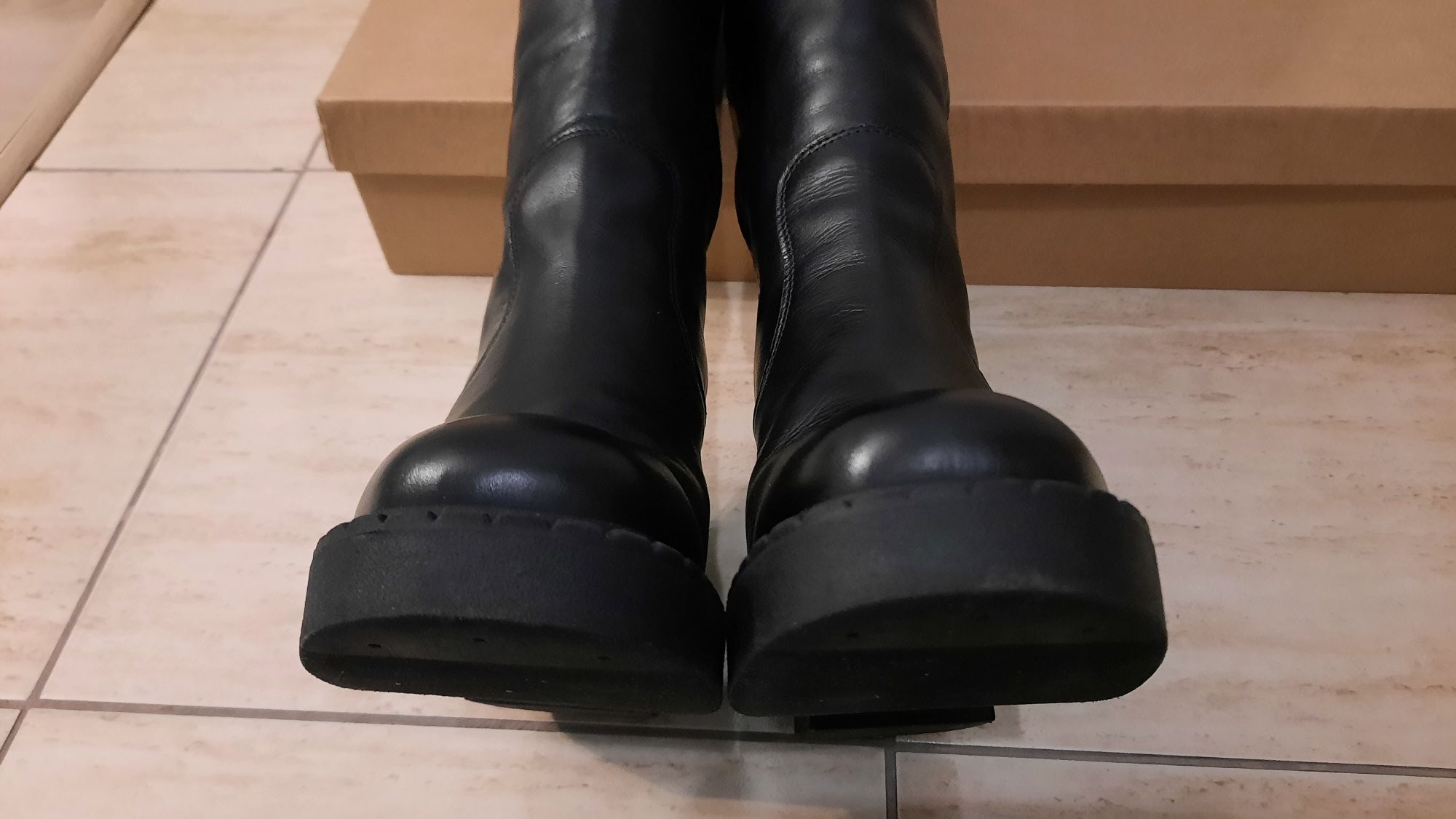 Kozaki skórzane Solo Femme r.39