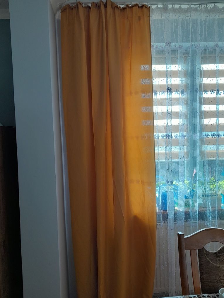 Zasłony okienne musztardowe