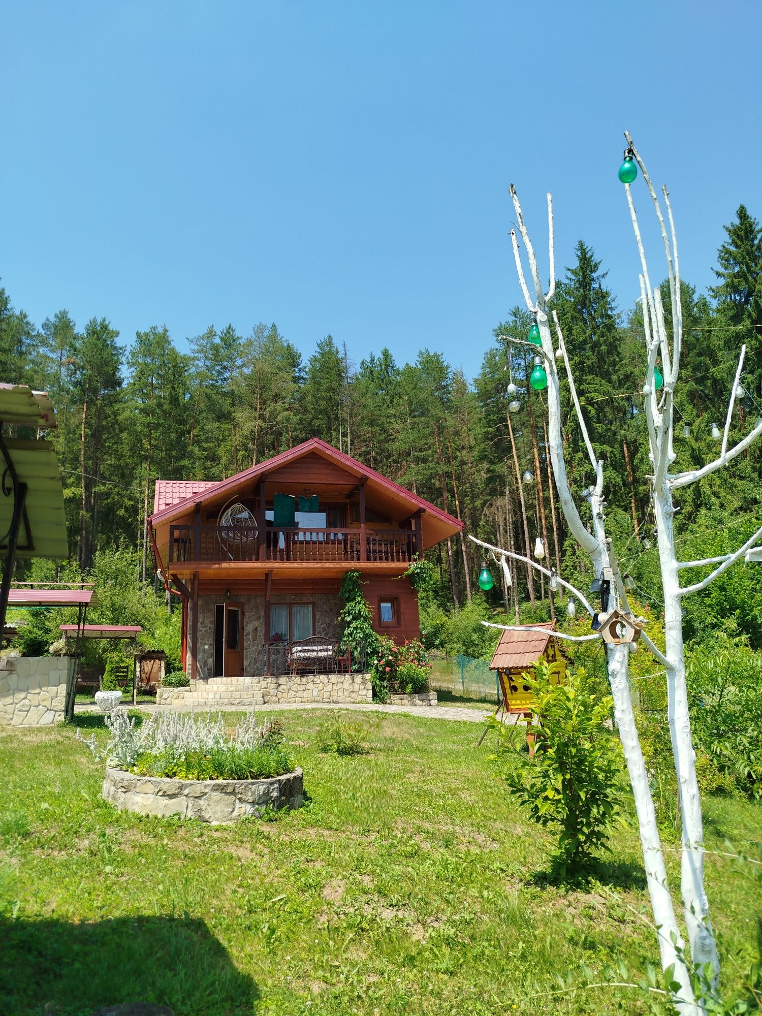 Котедж і окремі номери в Карпатах.Яремче.Сауна з басейном.