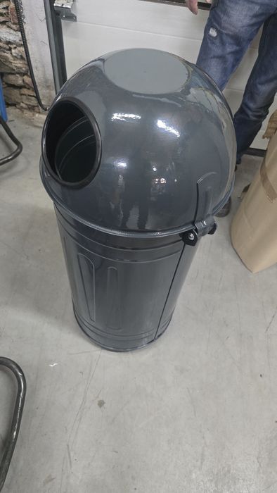 Pojemnik na śmieci, Kosz!