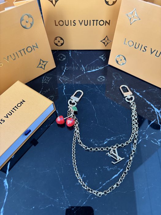 Nowy złoty brelok Louis Vuitton LV zawieszka do torby pudelko torba
