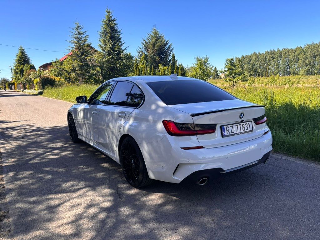 Samochód do ślubu  BMW G20
Najnowsza generacja BMW Serii 3 (G20) 2022