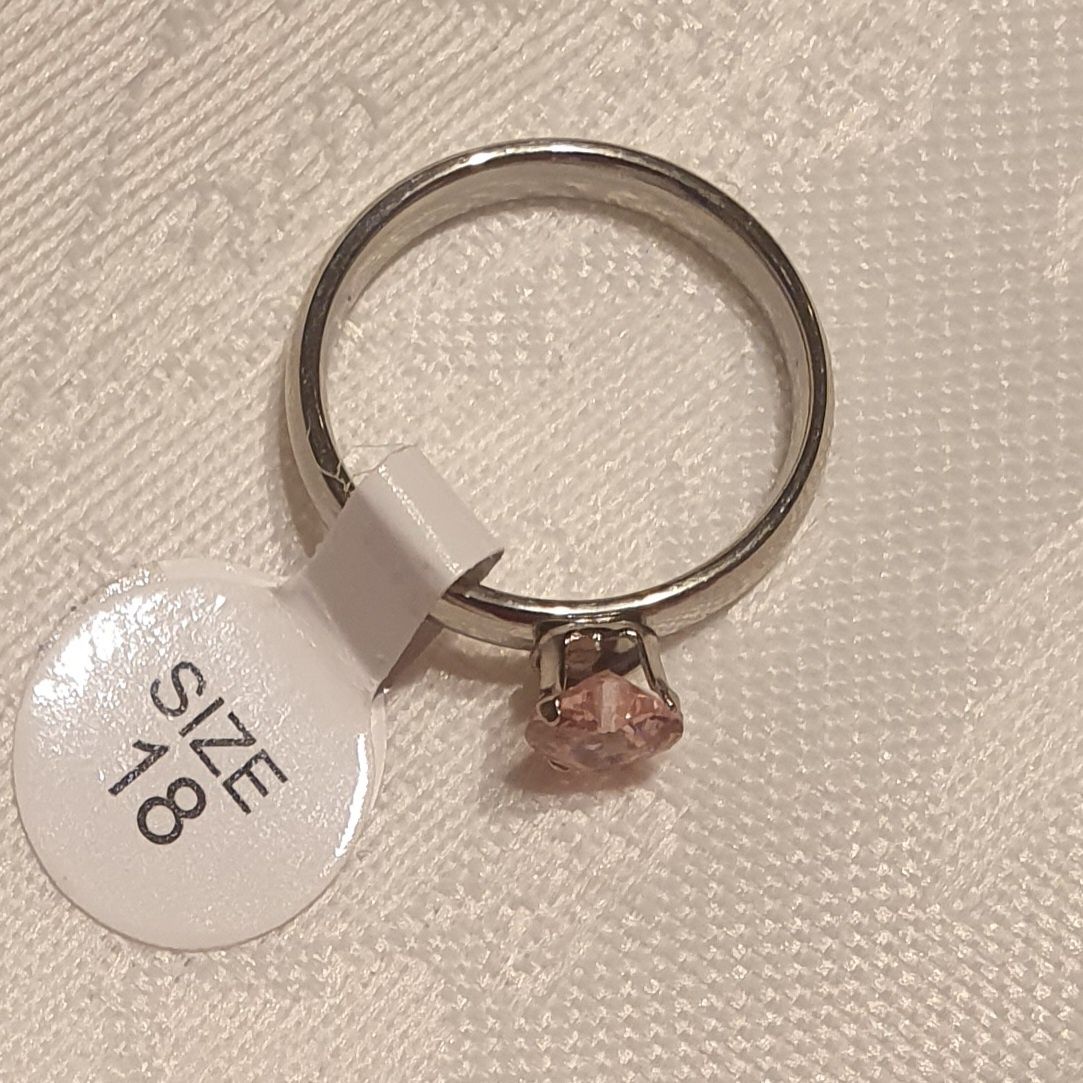 Romantyczny pierścionek w kolorze srebra z różowym serduszkiem 18