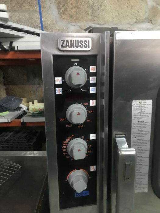 Forno convector zanussi