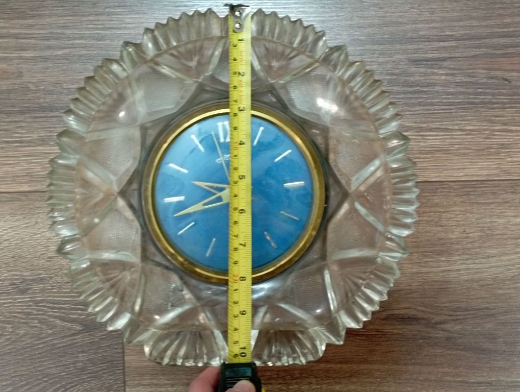 Часы Маяк кварц СССР в хрустальной оправе