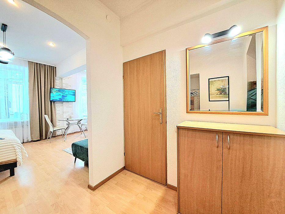 Центр! Смарагдова студія на Дарвіна , біля метро, ТРЦ Никольский