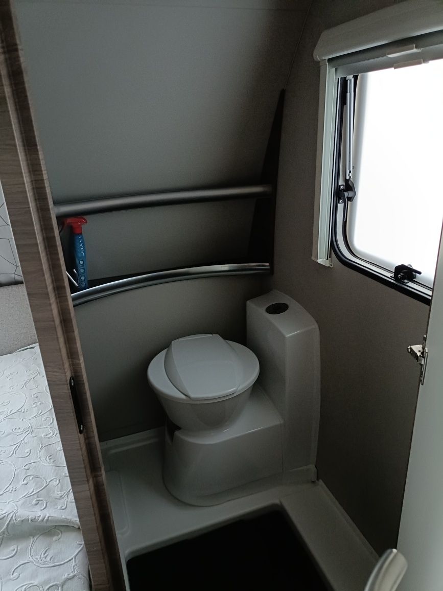 Caravana knaus semi nova
