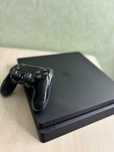 Sony PlayStation PS4 1Tb + джойстик та ігри