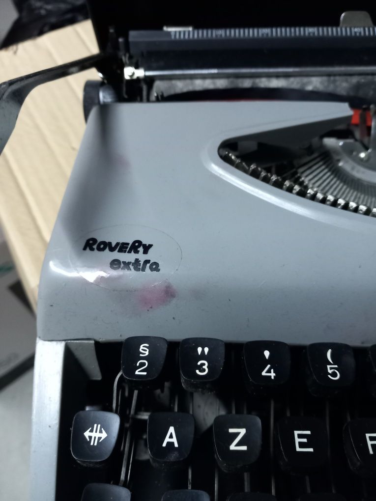 Máquina de escrever impecável