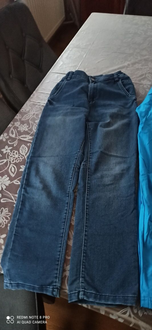 Spodnie chłopak jeansy klasyczne, prosta nogawka Reserved 152