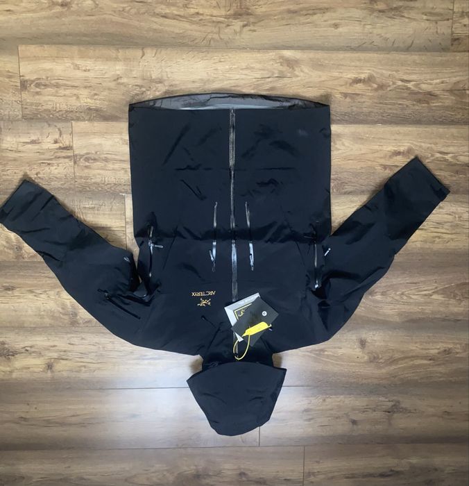 Вітровка/Куртка Arcteryx Alpha SV