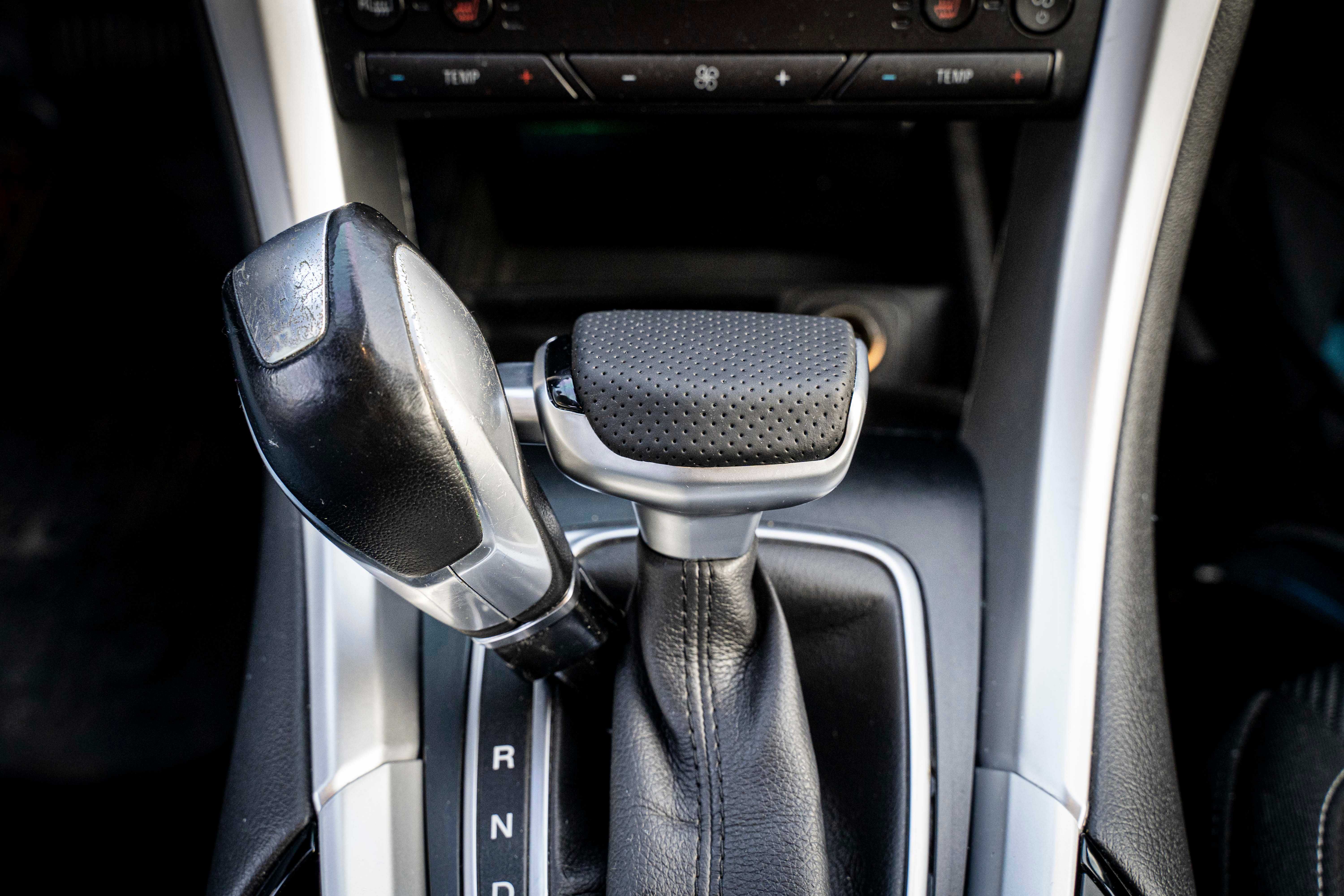 Drążęk zmiany biegów, gałka Ford Mondeo, Kuga, Edge