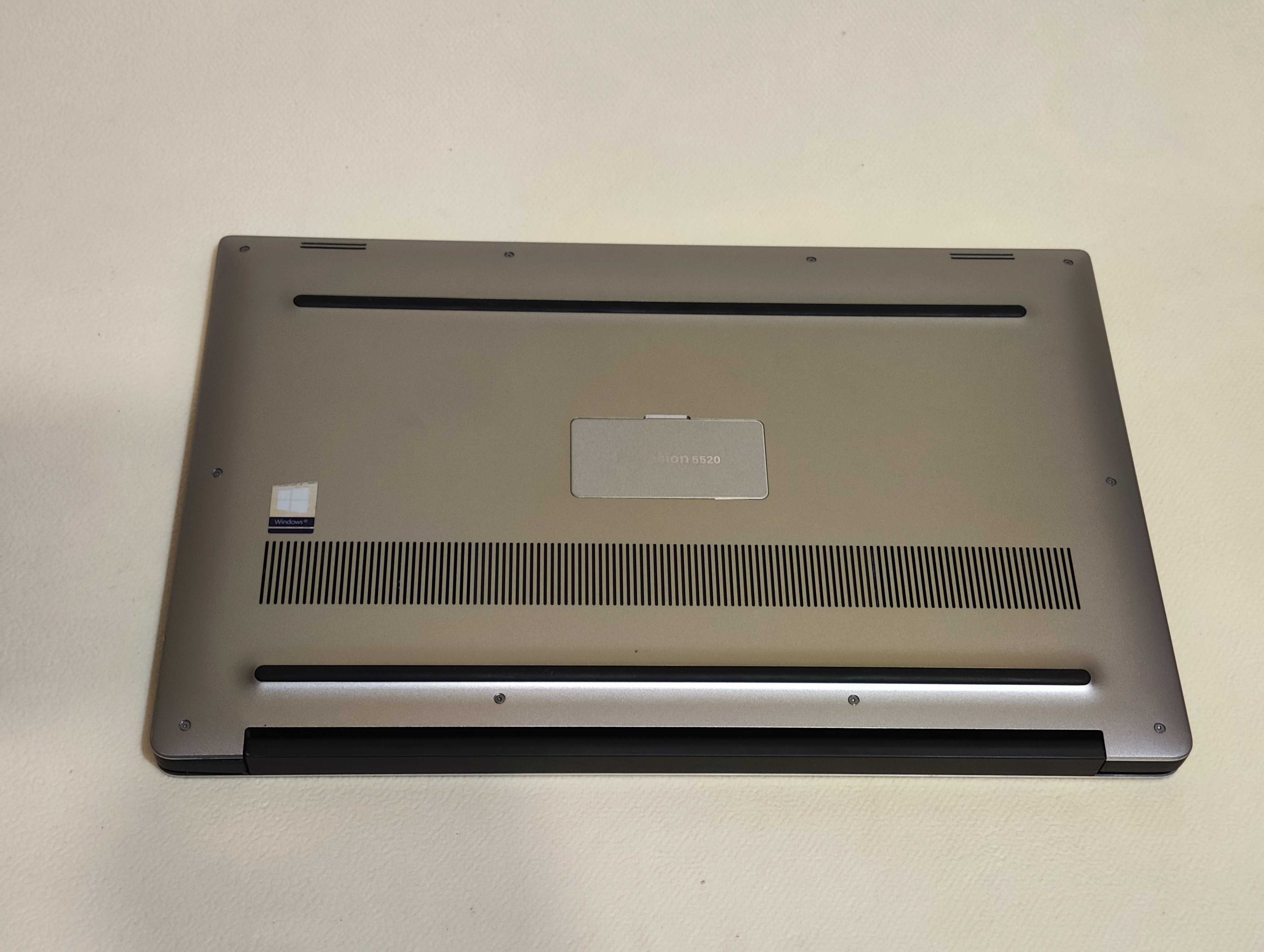 Ноутбук Dell Precision 5520 4K IPS Core i7/16Gb/256SSD/nVidia